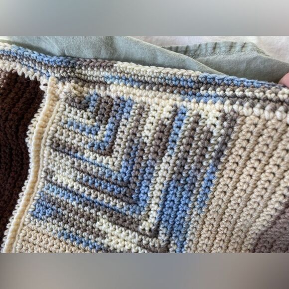 Vintage 1970s Knitted Geometric Bed Throw Blanket - Picture 4 of 12